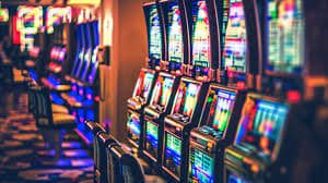 မြန်မာ ဘောလုံး နှင့် Esports 123slot
